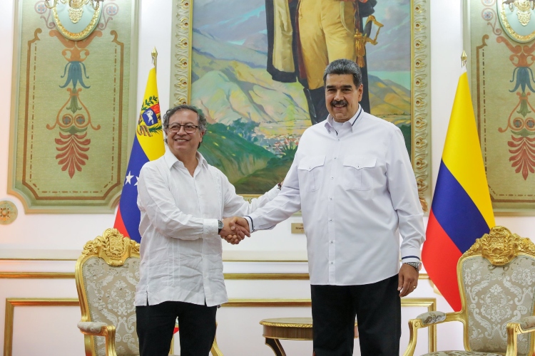 La propuesta de Nicolás Maduro a Gustavo Petro _Unificación militar en la frontera_