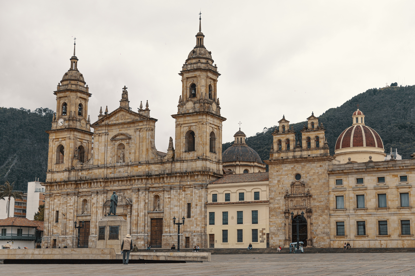 Ruta imperdible por las cinco iglesias más emblemáticas de Bogotá, capital de Colombia, es mucho más que una ciudad moderna y vibrante.