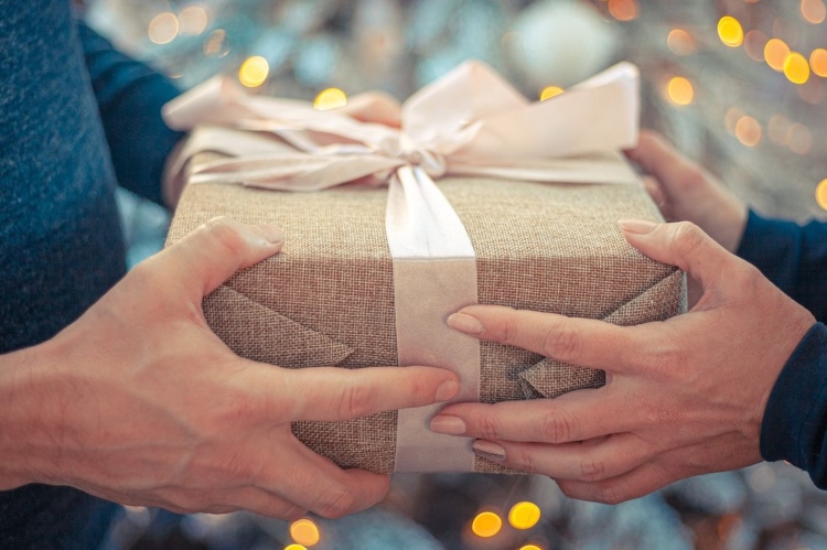 Guía de Regalos Amor y Amistad_ Detalles que unen corazones