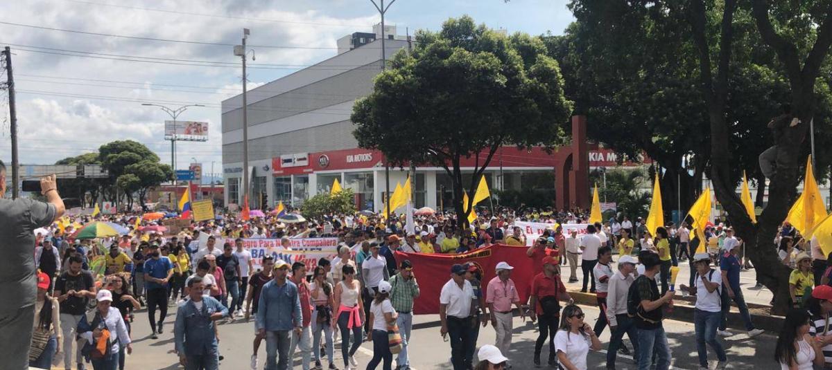 Paro nacional en Colombia genera cierres viales y bloqueos en varias regiones. Conozca los puntos críticos.