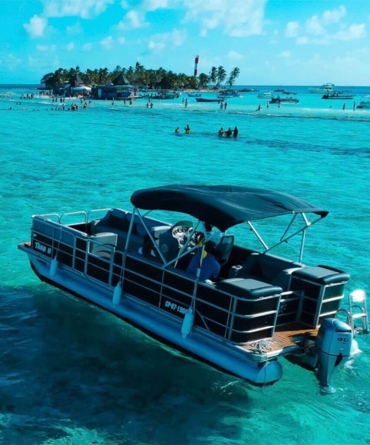 Lancha en San Andres/foto: archivo particular.