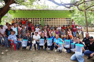Filtros portátiles sin electricidad: la solución que llevó agua segura a más de 2.300 personas tras el desbordamiento del río Sinú
