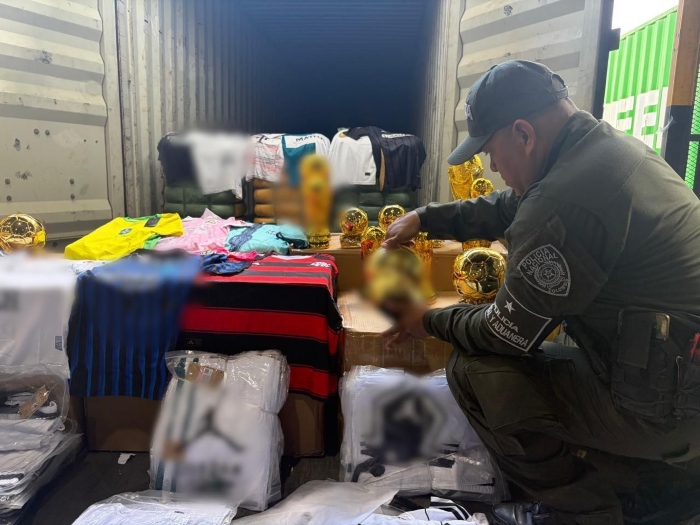 Polfa- Buenaventura- contrabando- mercancia- Mundial 2026- Camisetas Seleccion Colombia- 28Jun- Policia Nacional-