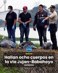 Hallan restos humanos en costales: investigan desaparición de ocho jóvenes en Ecuador