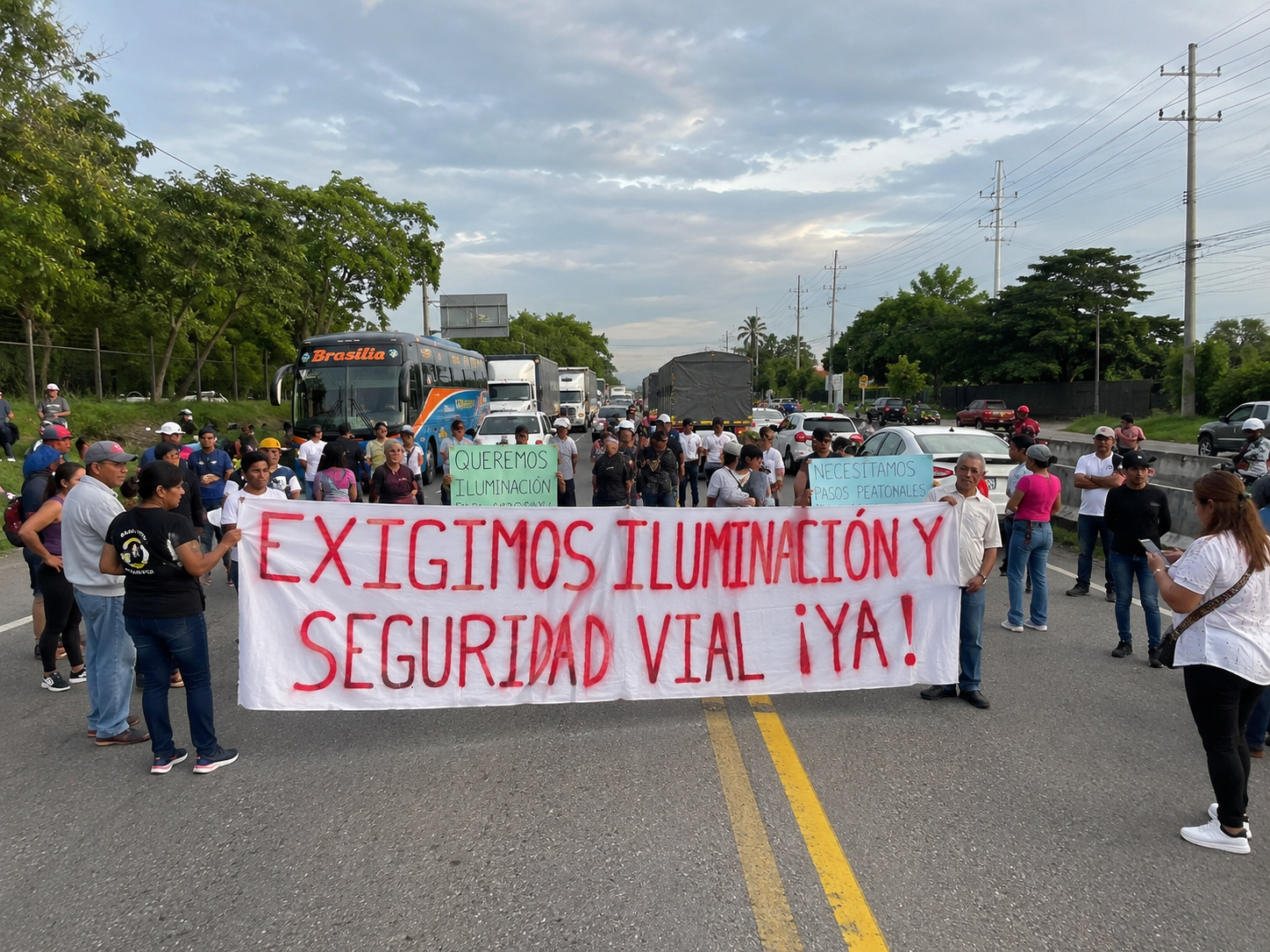 Bloqueo en la vía Cali-Candelaria por reclamos de seguridad vial