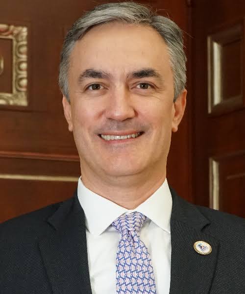 Christian Garcés propone debate sobre flexibilización del porte de armas en Colombia