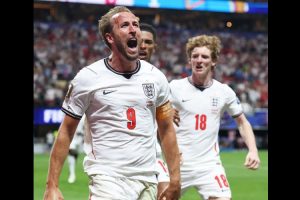 Inglaterra sobrevive gracias a Kane en un duelo lleno de tensión