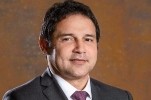 Honorio Henríquez gana la presidencia del Senado gracias a una inédita unión entre izquierda y uribismo